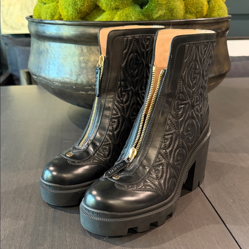 Gucci Black Quilted Leather Platform Zip Ankle Boots with Gold Hardware - Picture 5 of 17
